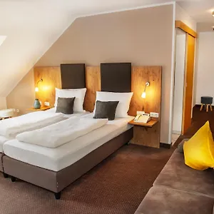 Hotel Am Hachinger Bach By Blattl